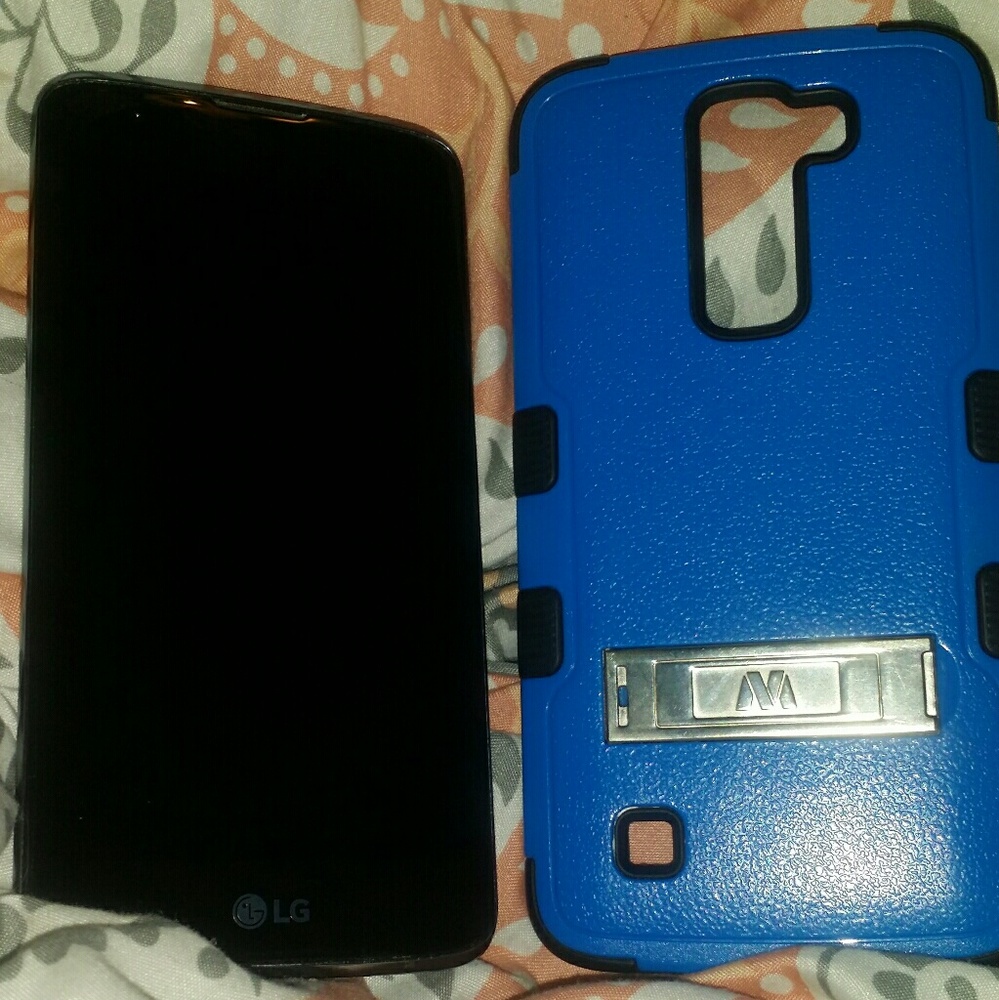 Unlocked LG K7 phone with case